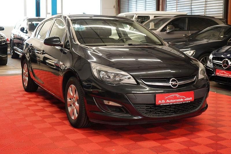 Gebraucht Opel Astra 110 PS (80 kW) 2014 Schwarz Limousine
