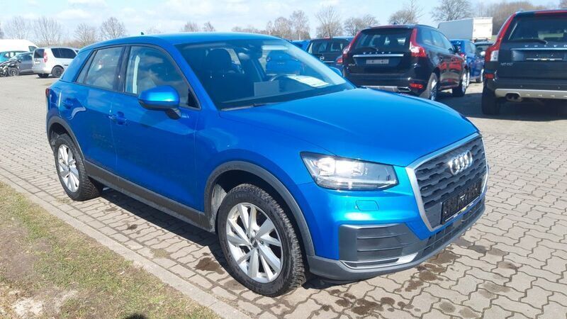 Gebraucht Audi Q2 Basis 116 PS (85 kW) 2018 Blau SUV