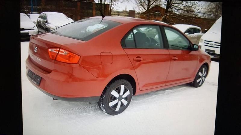 Gebraucht Seat Toledo Style 105 PS (77 kW) 2013 Rot Kleinwagen