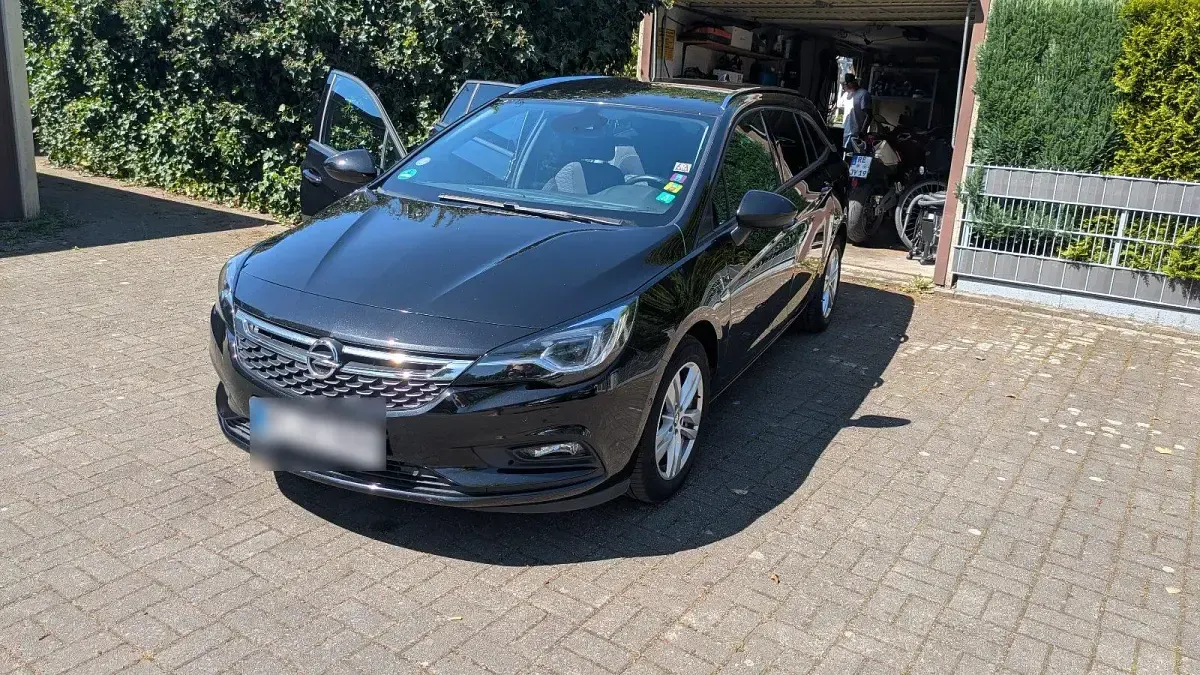 Gebraucht Opel Astra 106 PS (77 kW) 2017 Schwarz Kombi