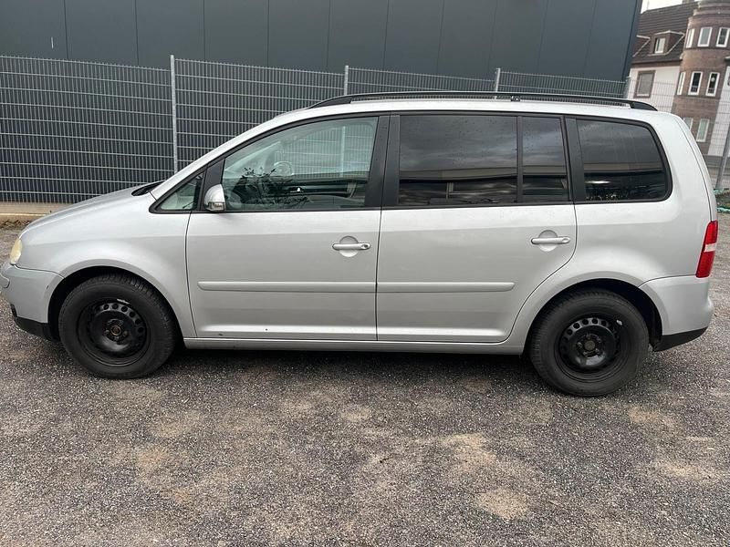 Gebraucht VW Touran 105 PS (77 kW) 2004 Silber Van / Kleinbus