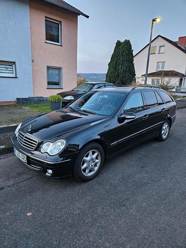 Schwarz Gebraucht 2007 Mercedes C220 Kombi | 2.899 € (Guter Preis) - Bild 1/4
