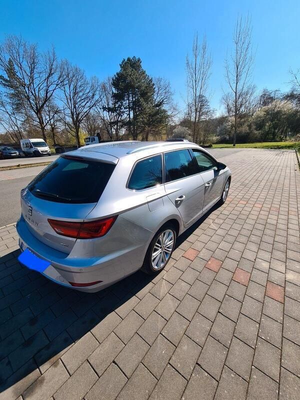 Silber Gebraucht 2019 Seat Leon XCELLENCE Kombi | 12.000 € (Guter Preis) - Bild 1/4