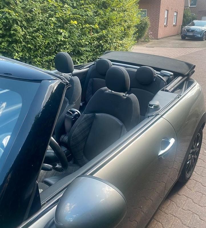 Usata Mini Cooper Cabriolet 102 CV (75 kW) 2018 Beige Cabrio