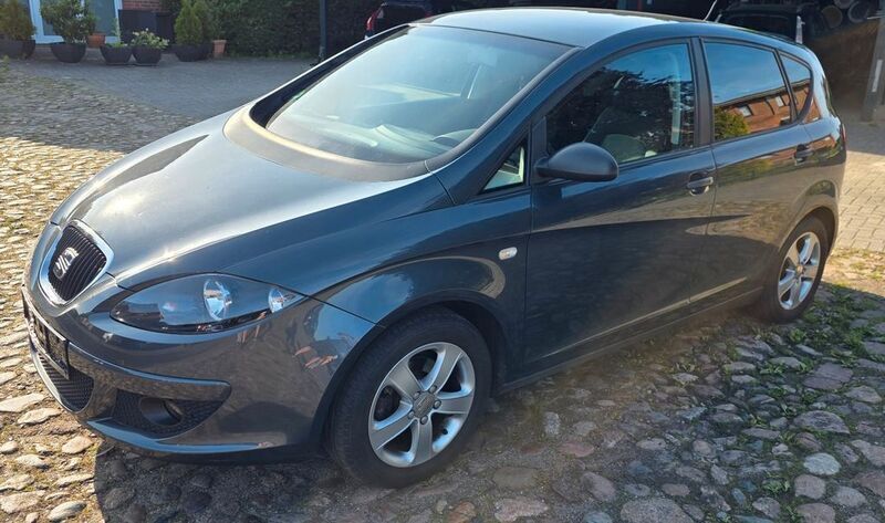 Grau Gebraucht 2007 Seat Altea Comfort Van / Kleinbus | 2.800 € (Guter Preis) - Bild 1/4