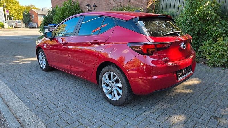 Gebraucht Opel Astra 110 PS (80 kW) 2021 Rot Limousine
