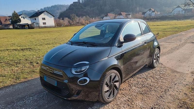 Schwarz Gebraucht 2022 Fiat 500e La Prima Cabrio | 21.200 € (Fairer Preis) - Bild 1/4