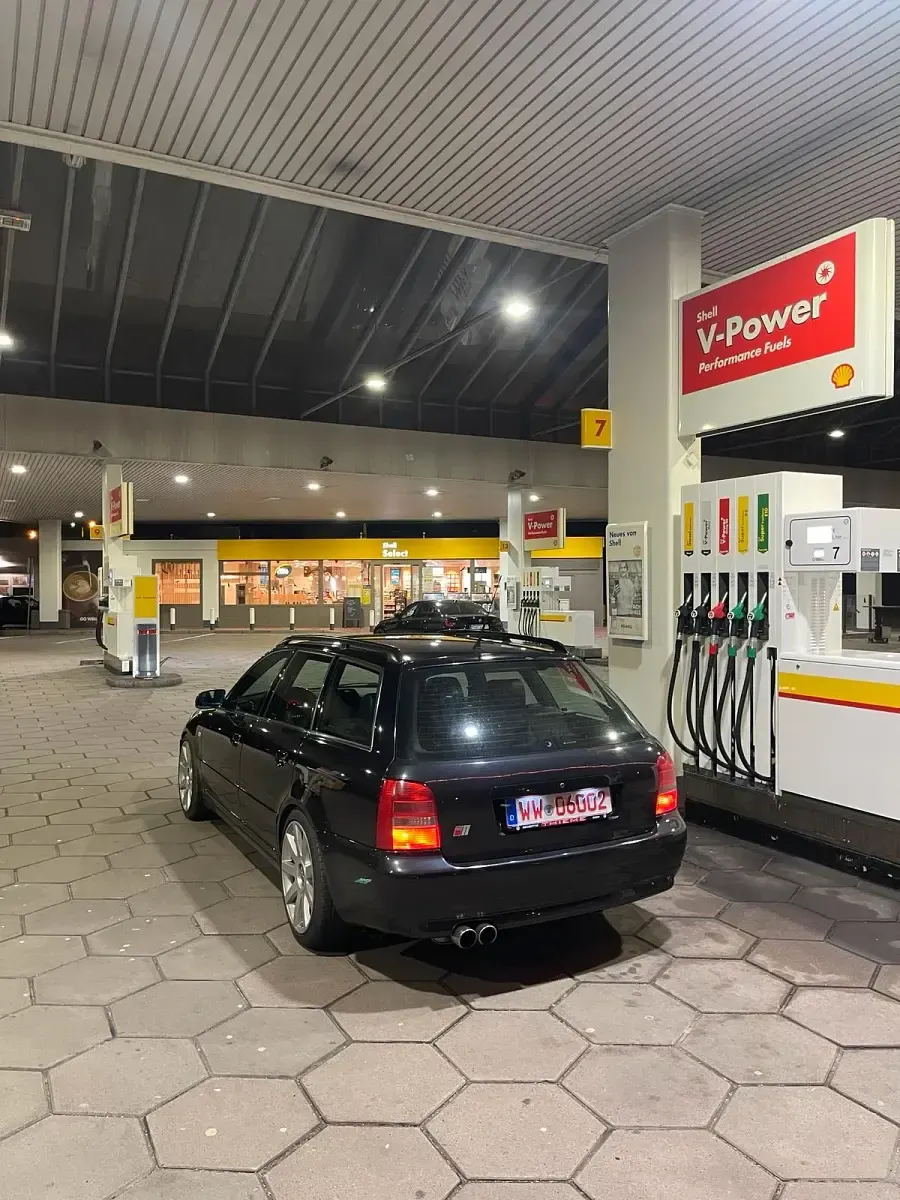 Używany Audi S4 300 KM (220 kW) 2000 Czarny Kombi