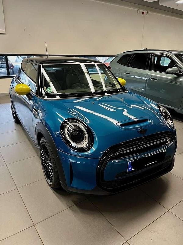 Gebraucht Mini Cooper SE Classic 135 kW (184 PS) 2023 Blau Kleinwagen
