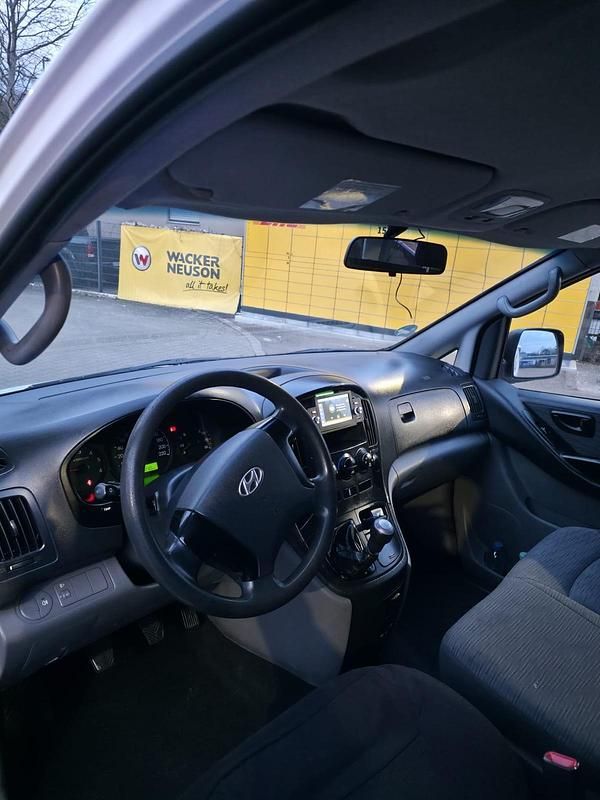 Gebraucht Hyundai H-1 2018 Weiß Van / Kleinbus