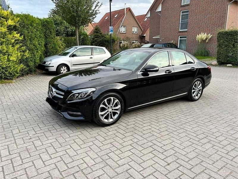 Schwarz Gebraucht 2015 Mercedes C180 Avantgarde Limousine | 12.000 € (Superpreis) - Bild 1/4