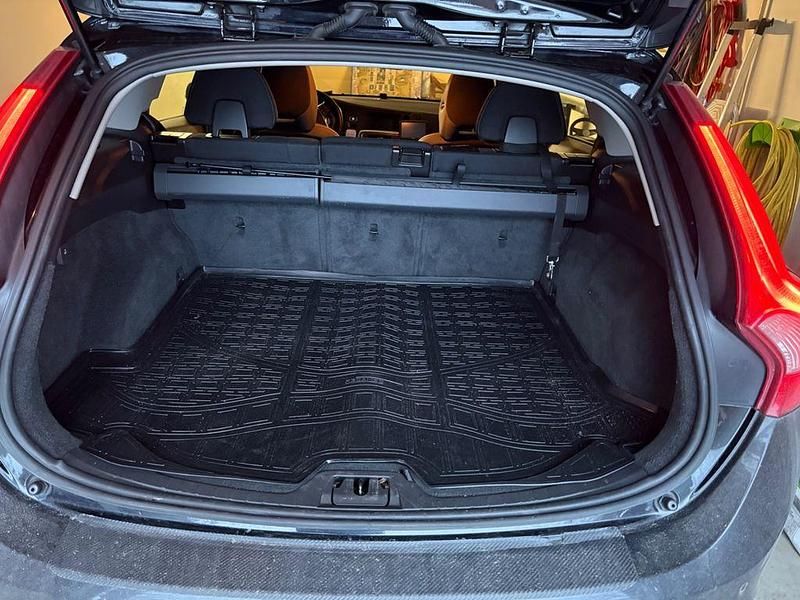 Gebraucht Volvo V60 179 PS (131 kW) 2011 Schwarz Kombi