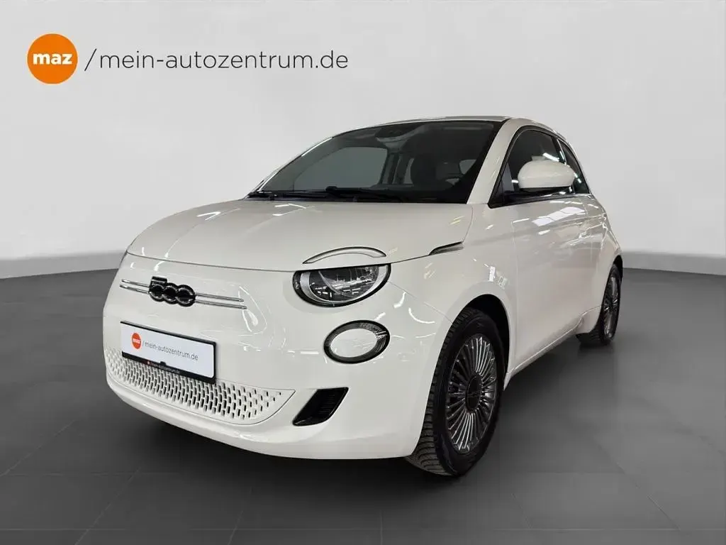 Gebraucht Fiat 500e Basis 86 kW (118 PS) 2023 Colore esterno (arktis weiß) Kleinwagen
