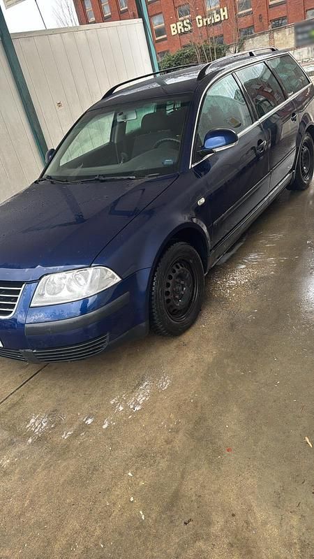 Gebraucht VW Passat 131 PS (96 kW) 2004 Blau Kombi