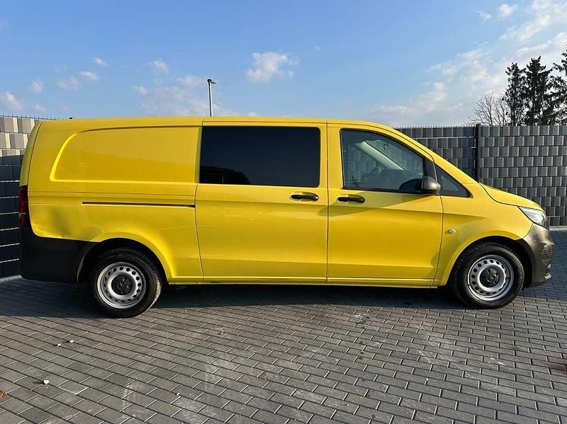 Gebraucht Mercedes Vito 136 PS (100 kW) 2021 Gelb Van