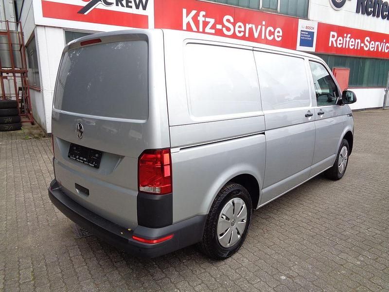 Gebraucht VW Transporter 150 PS (110 kW) 2021 Silber Van