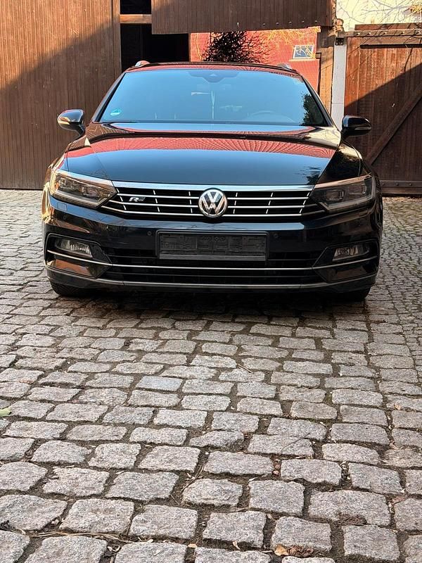 Gebraucht VW Passat Highline 241 PS (177 kW) 2016 Schwarz Kombi