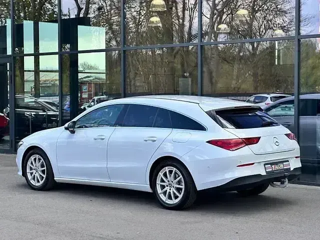 Gebraucht Mercedes CLA200 Shooting Brake 150 PS (110 kW) 2022 Andere Kombi