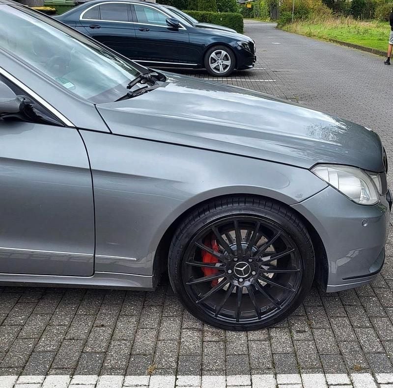 Gebraucht Mercedes E350 306 PS (225 kW) 2009 Grau Coupé