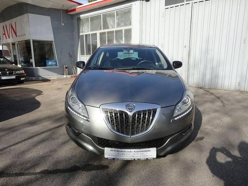 Usata Lancia Delta 190 CV (139 kW) 2008 Grigio Utilitaria