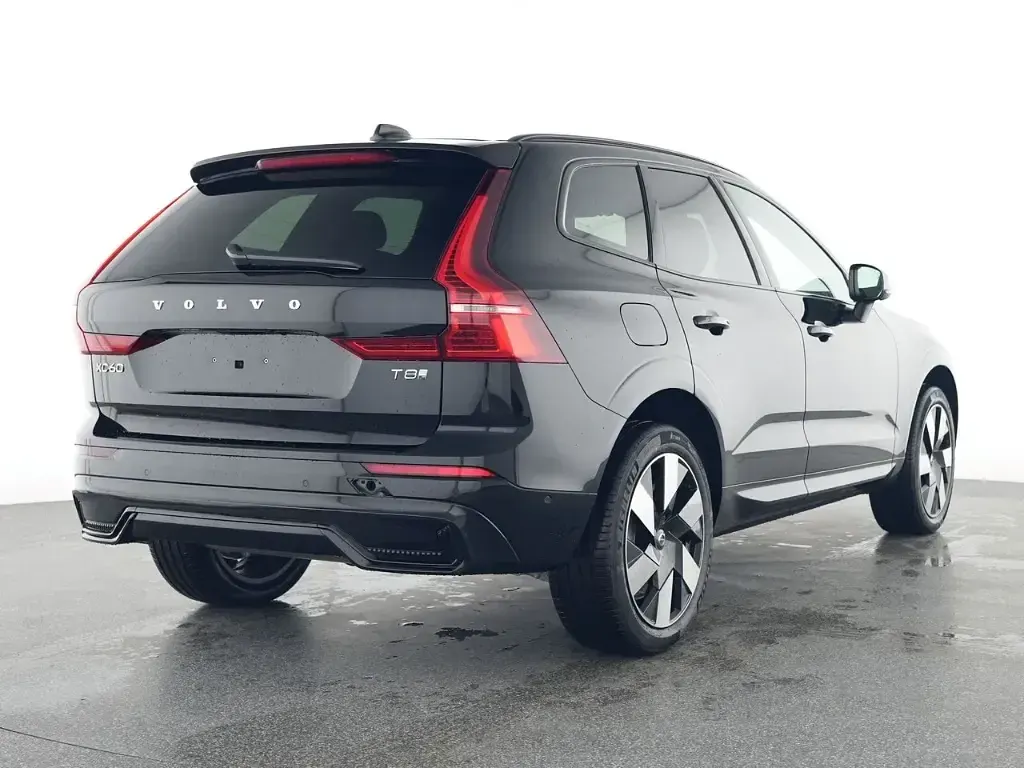 Używany Volvo XC60 Plus 455 KM (334 kW) 2025 Czarny SUV