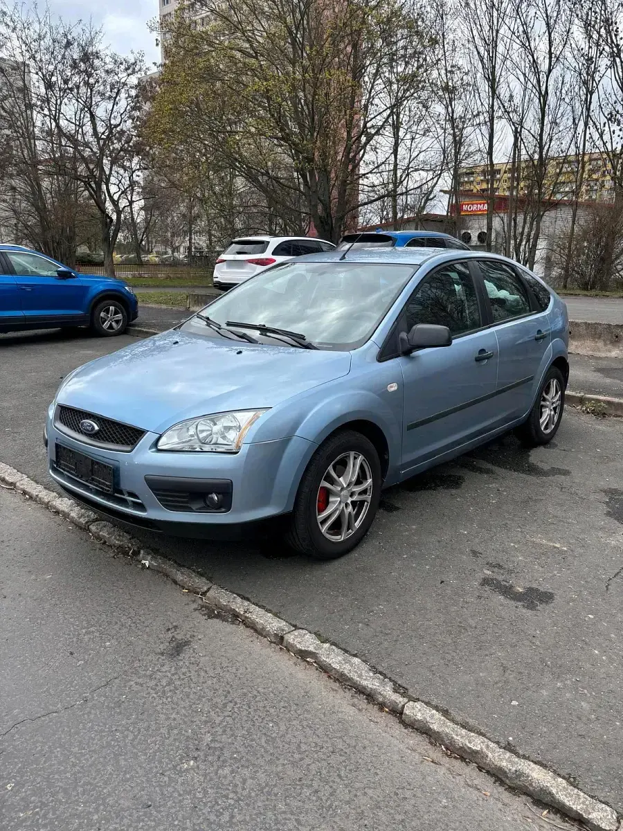 Second-hand Ford Focus 80 CP (58 kW) 2006 Albastru Berlinǎ