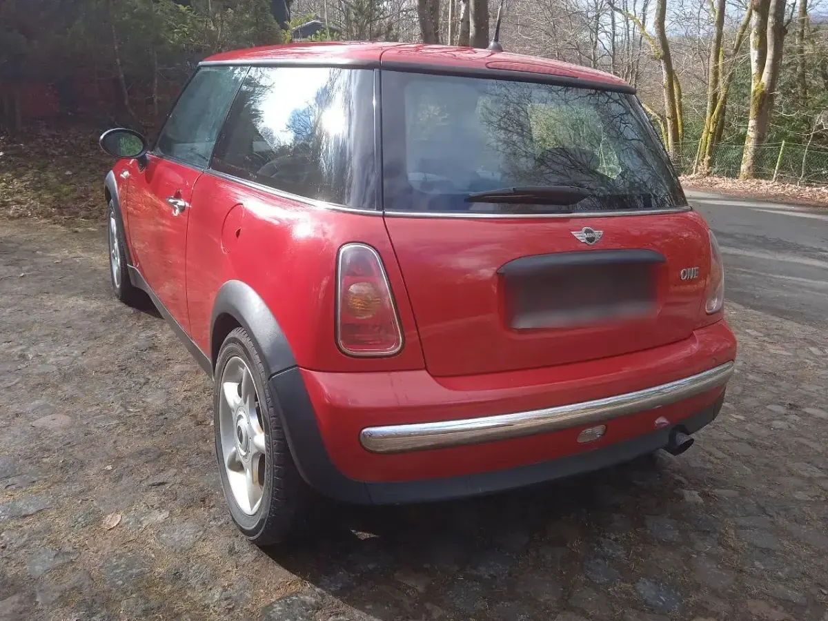Käytetty Mini ONE 90 HP (66 kW) 2003 Punainen Viistoperä