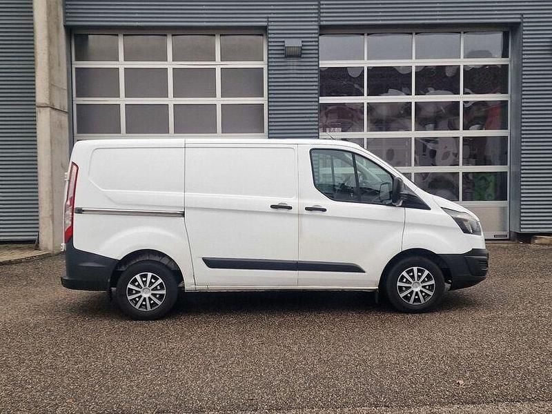 Second-hand Ford Transit Custom 101 CP (74 kW) 2016 Alb Monovolum
