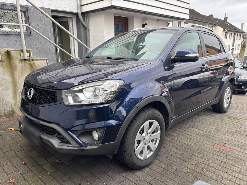 Blau Gebraucht 2017 Ssangyong (KGM) Korando SUV | 4.500 € - Bild 1/4