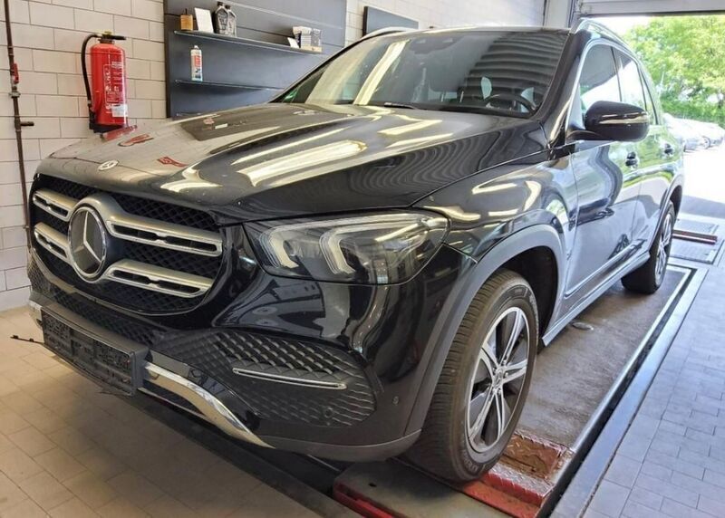 Obsidianschwarzmetallic Gebraucht 2020 Mercedes GLE350 AMG line SUV | 39.750 € (Guter Preis) - Bild 1/4