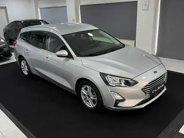 Gebraucht Ford Focus Cool & Connect 120 PS (88 kW) 2021 Polarsilber metallic Kombi
