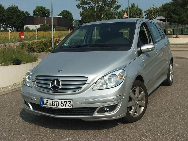 Silber Gebraucht 2007 Mercedes B200 Van / Kleinbus | 9.450 € (Teuer) - Bild 1/4