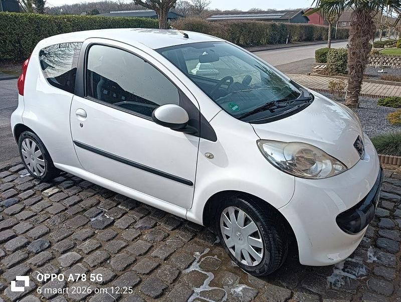 Gebraucht Peugeot 107 Filou 68 PS (50 kW) 2007 Weiß Kleinwagen
