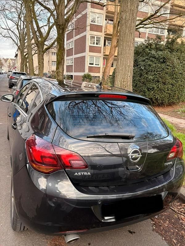 Gebraucht Opel Astra 180 PS (132 kW) 2012 Schwarz Limousine