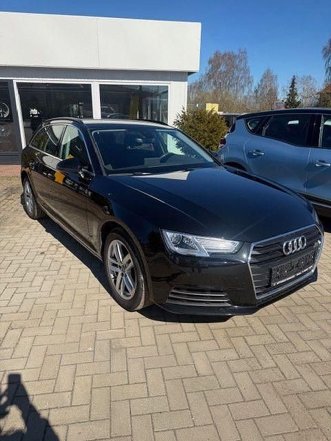 Gebraucht Audi A4 Basis 150 PS (110 kW) 2018 Schwarz Kombi