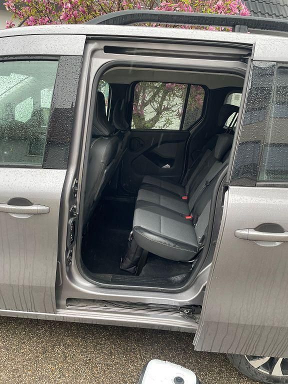 Usado Renault Kangoo Techno 131 HP (96 kW) 2023 Cinzento Monovolume