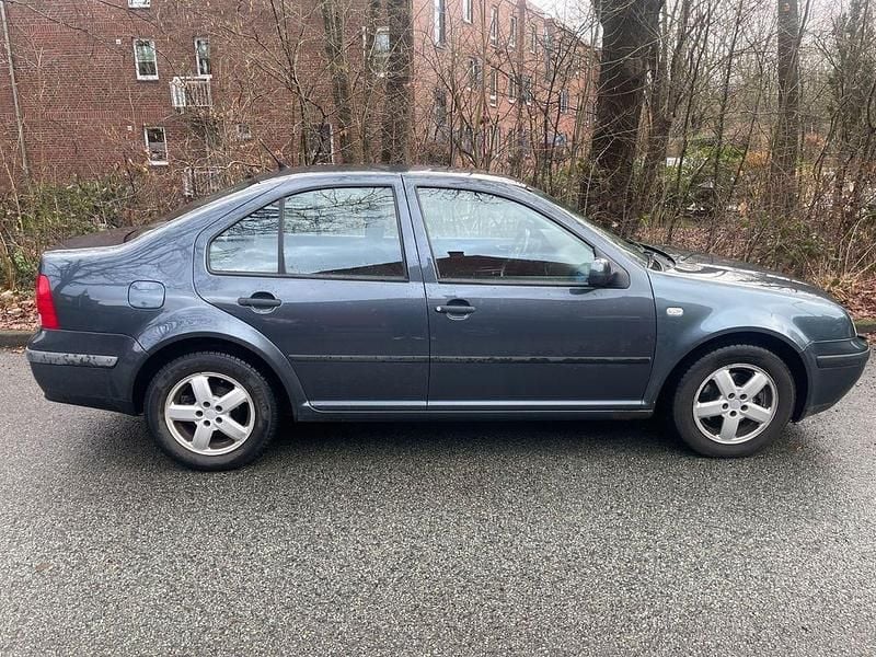 Gebraucht VW Bora Edition 101 PS (74 kW) 2000 Blau Limousine