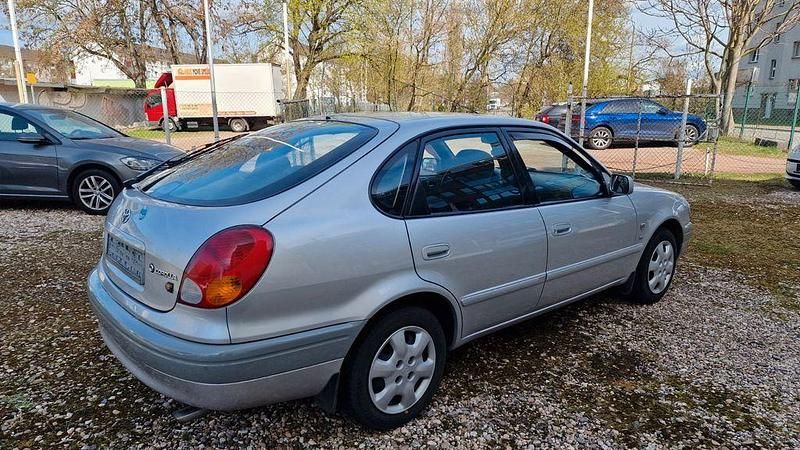 Gebraucht Toyota Corolla 110 PS (80 kW) 2000 Silber Limousine