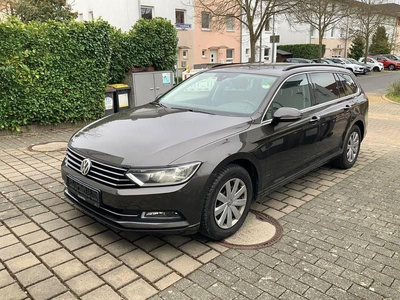Gebraucht VW Passat 150 PS (110 kW) 2015 Braun Kombi