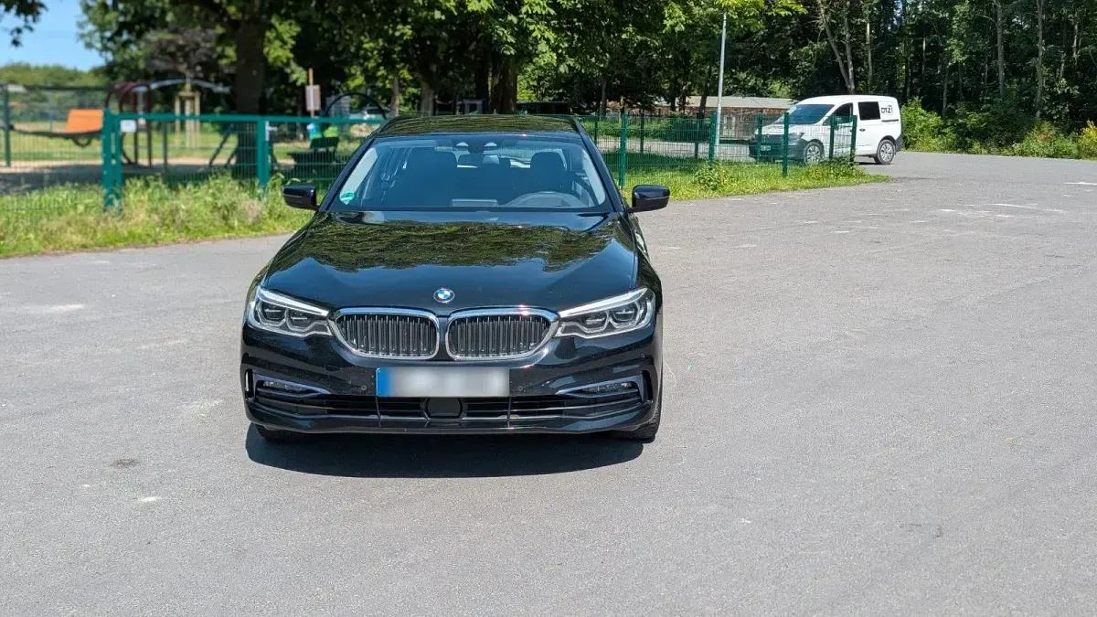 Gebraucht BMW 520 Sport Line 190 PS (139 kW) 2019 Schwarz Kombi