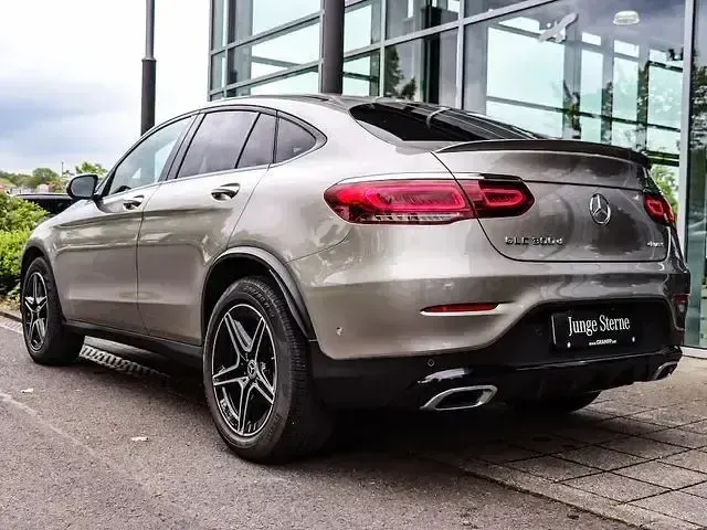 Gebraucht Mercedes GLC300 AMG 245 PS (180 kW) 2024 Silber SUV