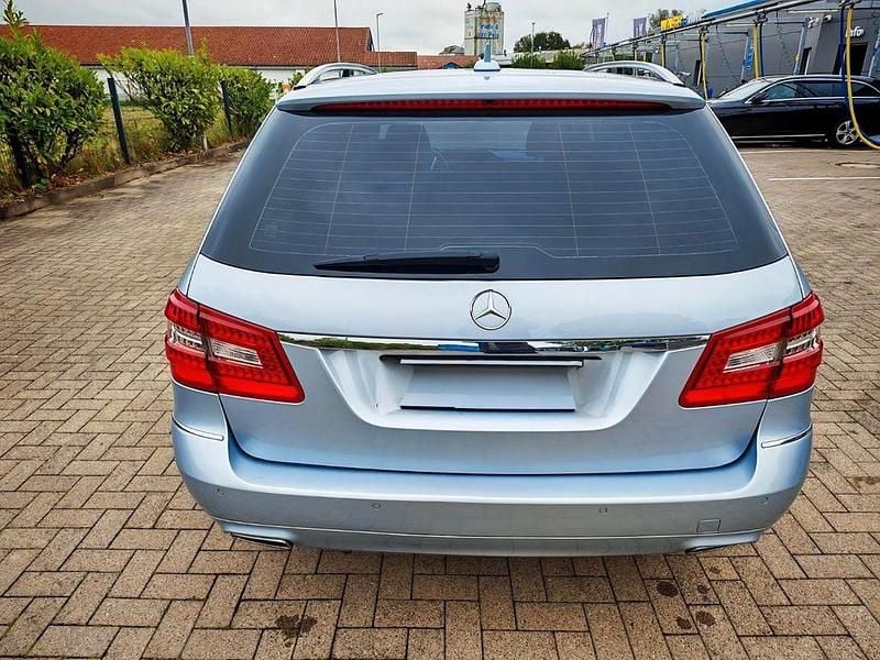 Gebraucht Mercedes E220 Edition 170 PS (125 kW) 2013 Silber Limousine