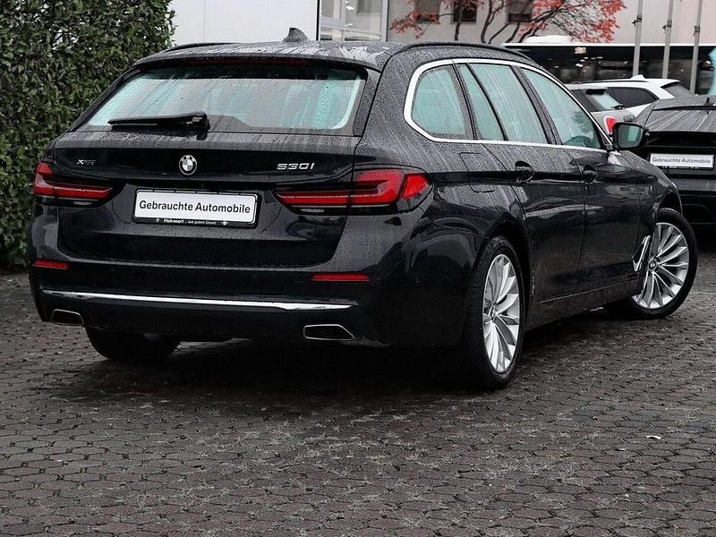 Gebraucht BMW 530 Luxury Line 252 PS (185 kW) 2022 Black sapphire Kombi