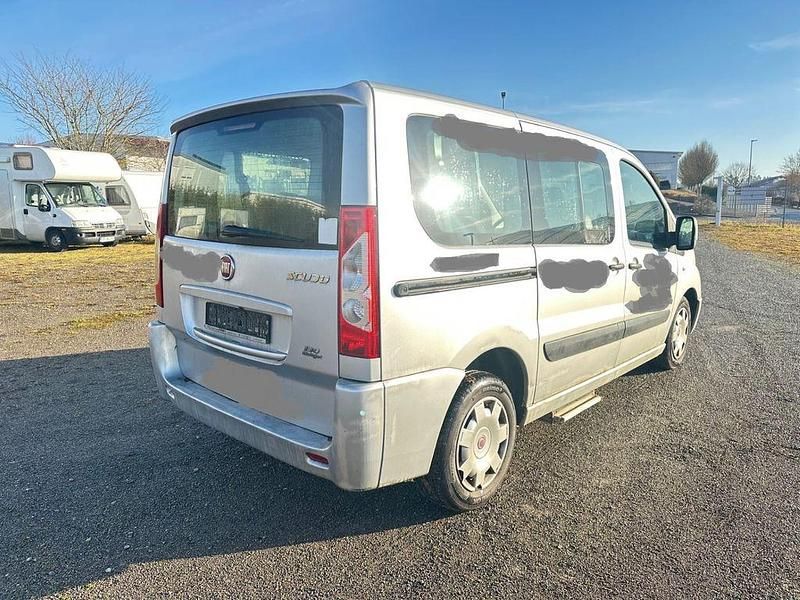 Gebraucht Fiat Scudo Family 128 PS (94 kW) 2013 Silber Van