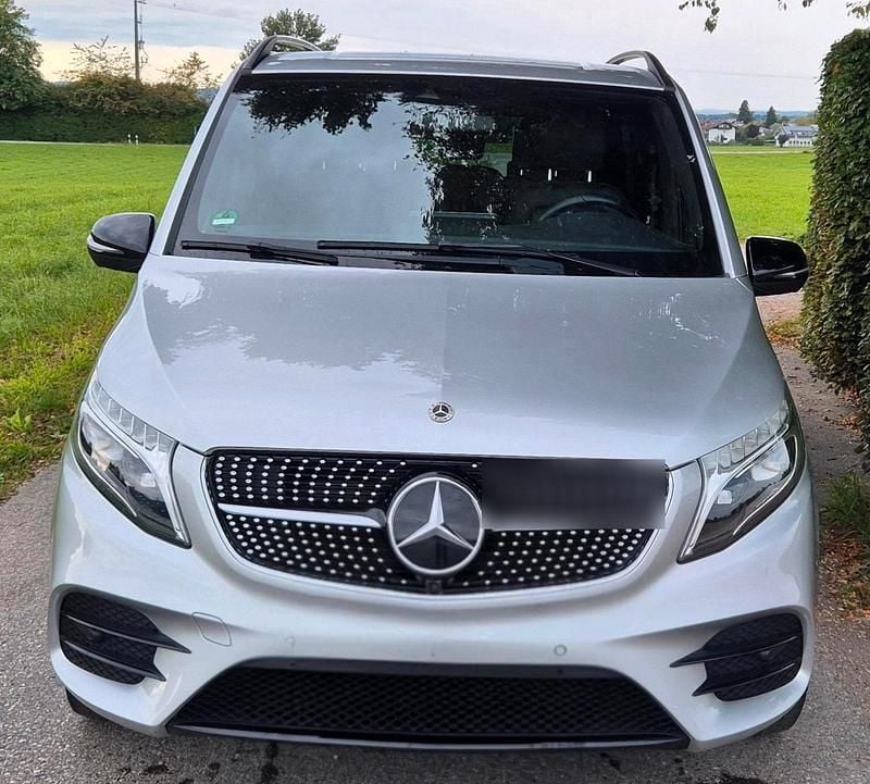 Silber Gebraucht 2021 Mercedes V300 Avantgarde Edition Van / Kleinbus | 51.500 € (Superpreis) - Bild 1/4
