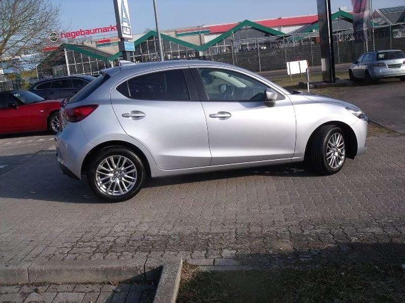 Gebraucht Mazda 2 Kizoku 90 PS (66 kW) 2021 Sonic silver Kleinwagen