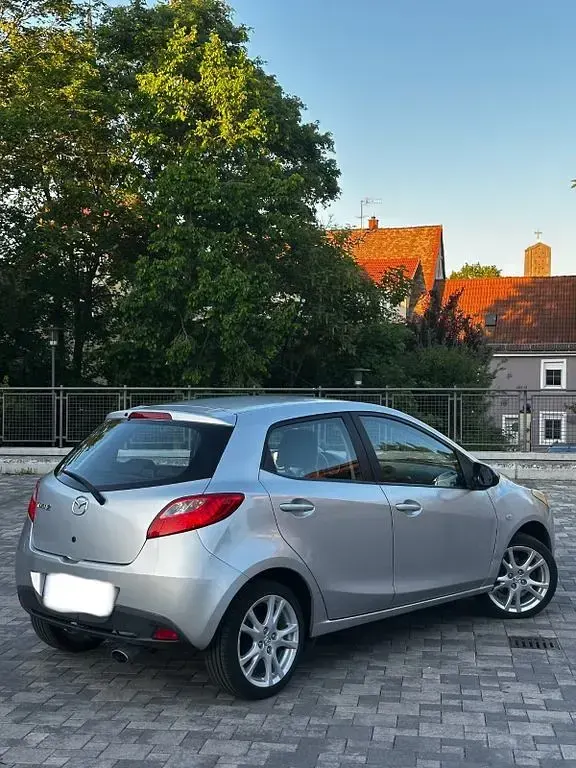 Usata Mazda 2 Impuls 75 CV (55 kW) 2007 Argento Utilitaria