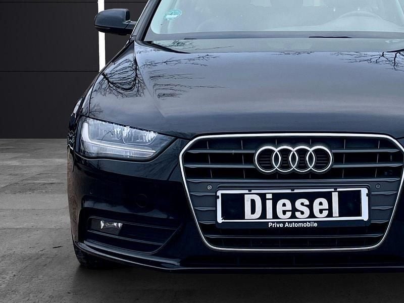 Używany Audi A4 Ambiente 204 KM (150 kW) 2014 Czarny Kombi