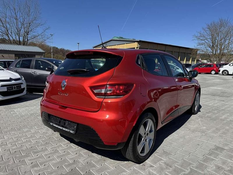 Gebraucht Renault Clio IV Dynamique 73 PS (53 kW) 2013 Feuerrot Kleinwagen