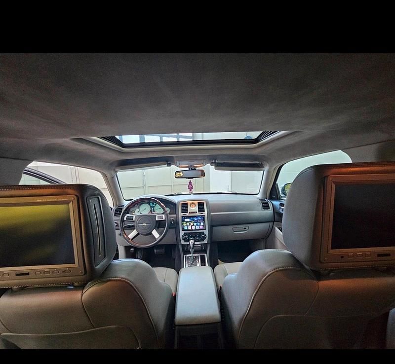 Używany Chrysler 300C 218 KM (160 kW) 2008 Andere farben Sedan/Limuzyna